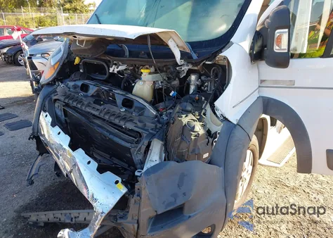 2017 Ram Promaster 1500 Low Roof 136 Wb z USA, uszkodzony, nr VIN 3C6TRVAG6HE516093